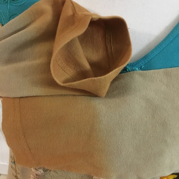 Multiples scoop neck Too. Embossed front, 3/4 Sleeve. Size small - Picture 6 of 13